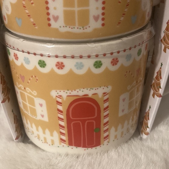 Elum Gingerbread House Stacking Mugs - Picture 4 of 5